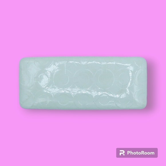 Coach Cream Embossed Logo Clam Hard Shell Eye Glasses Case - Picture 1 of 7